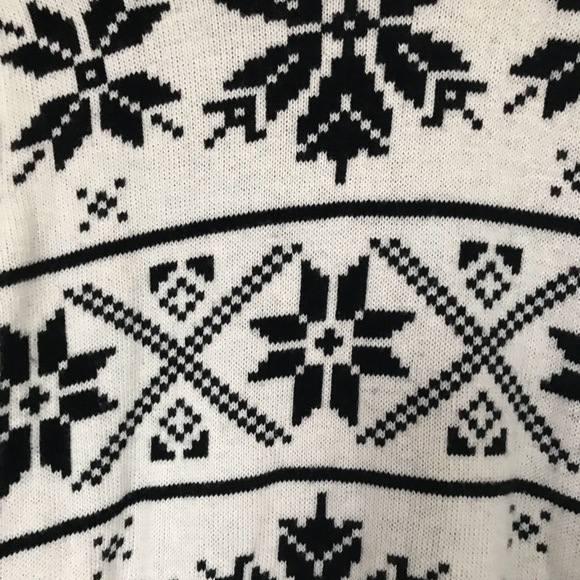 J. Crew Oversized Snowflake Sweater - Picture 3 of 5